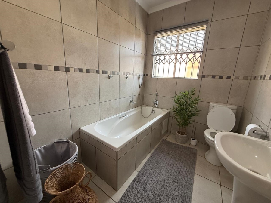 3 Bedroom Property for Sale in Waterkloof East North West